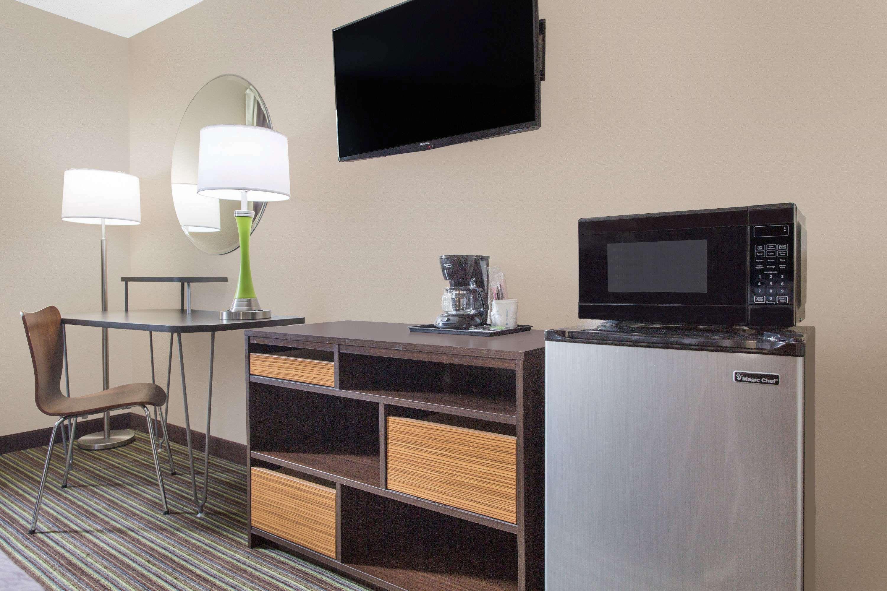 Super 8 By Wyndham Columbus Airport Otel Dış mekan fotoğraf