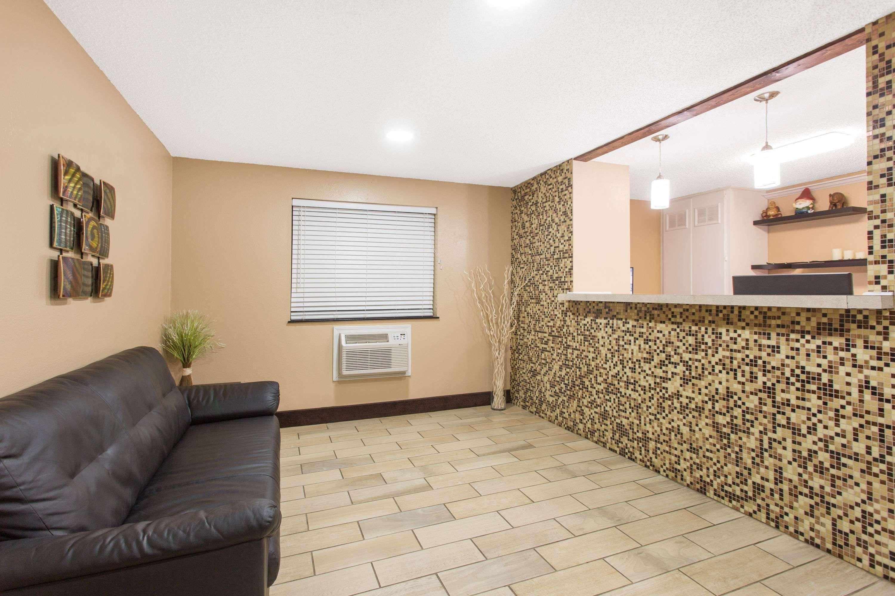 Super 8 By Wyndham Columbus Airport Otel Dış mekan fotoğraf