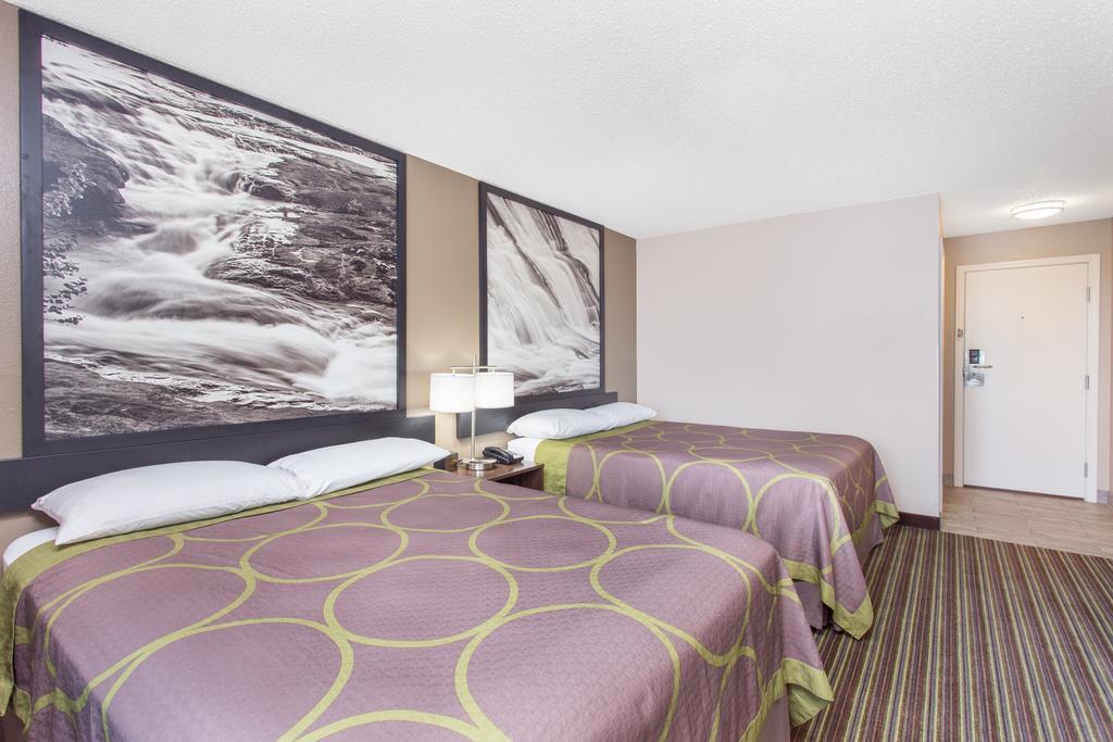 Super 8 By Wyndham Columbus Airport Otel Dış mekan fotoğraf